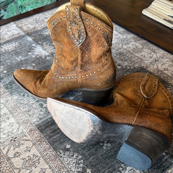 Idyllwind Distressed Suede Studded Cowboy Boots - Picture 5 of 11